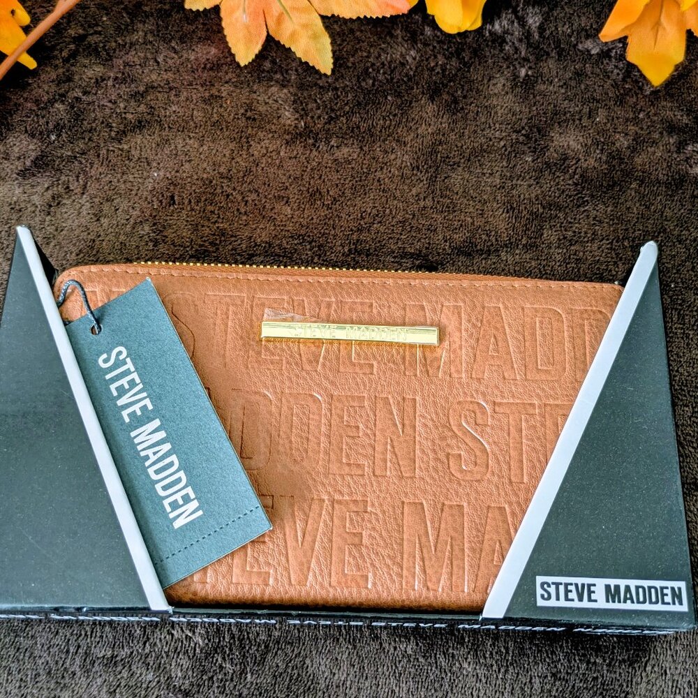 Steve Madden Womens Logo Zip Around Wallet/Wristlet - NWT